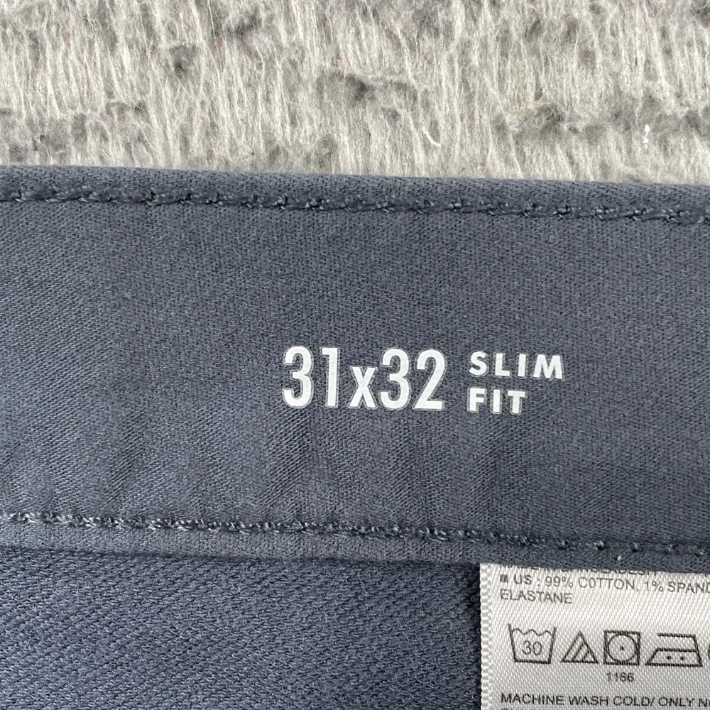 Banana Republic Travel Jean Mens 31x32 Gray Slim Fit Stretch Chino Pants